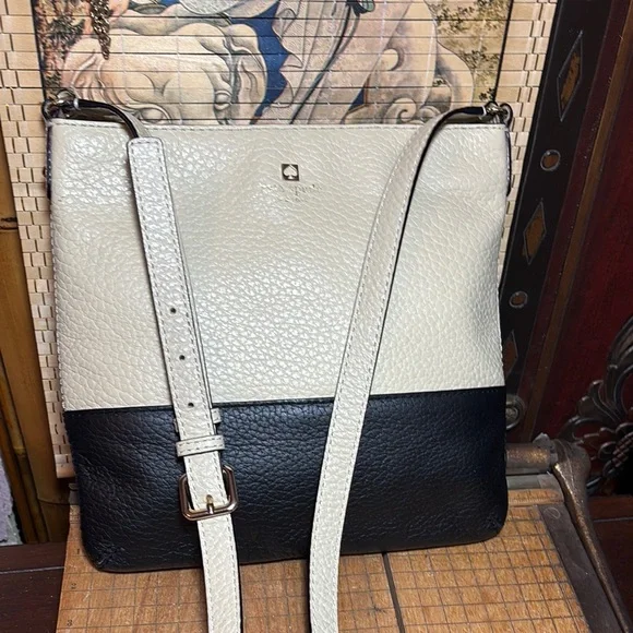 kate spade Leather Shoulder Crossbody Bag Two Tone Cream Black 10”Lx9.5”Hx2”W - Picture 8 of 17